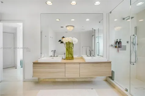 17111 Biscayne Boulevard North Miami Beach FL 33160