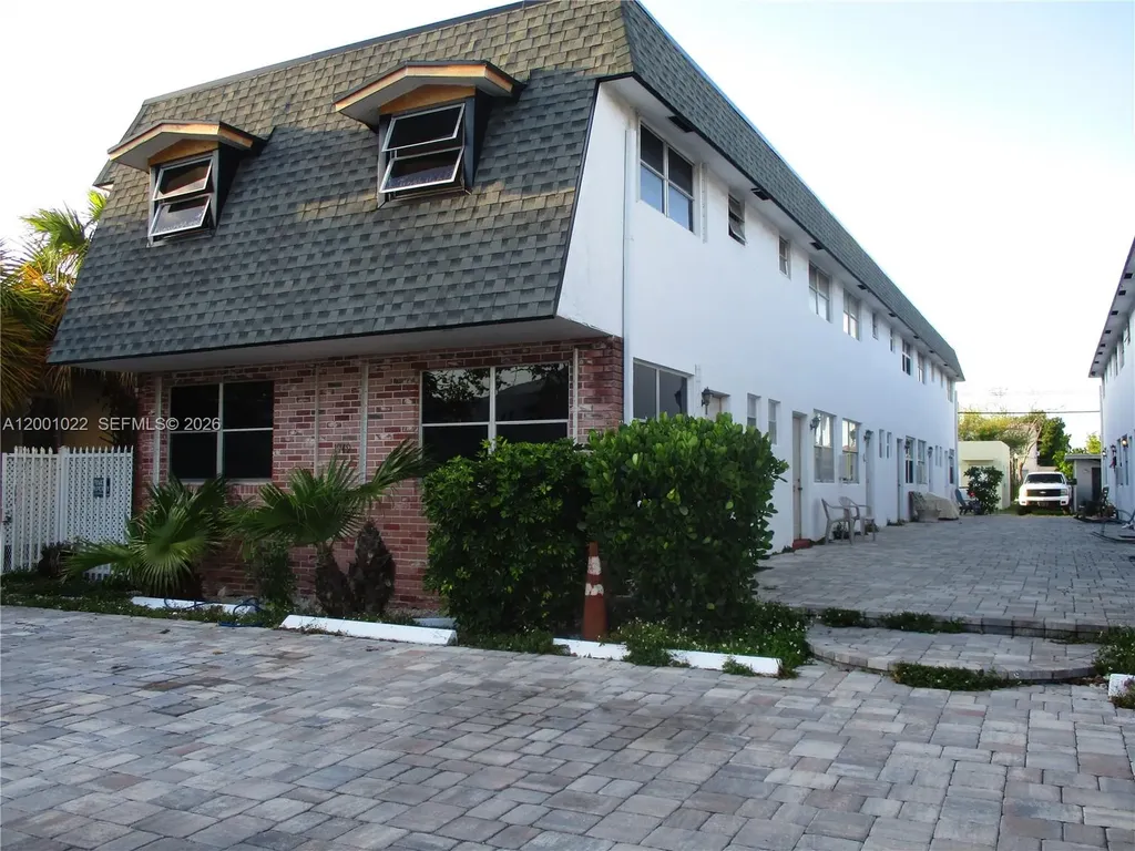 1949 Taylor Street Hollywood FL 33020