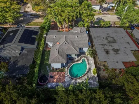 820 W 43rd Court Miami Beach FL 33140