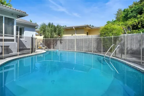 820 W 43rd Court Miami Beach FL 33140