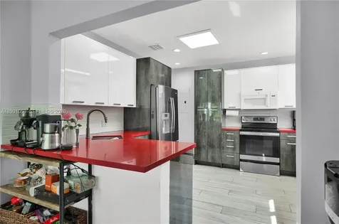820 W 43rd Court Miami Beach FL 33140