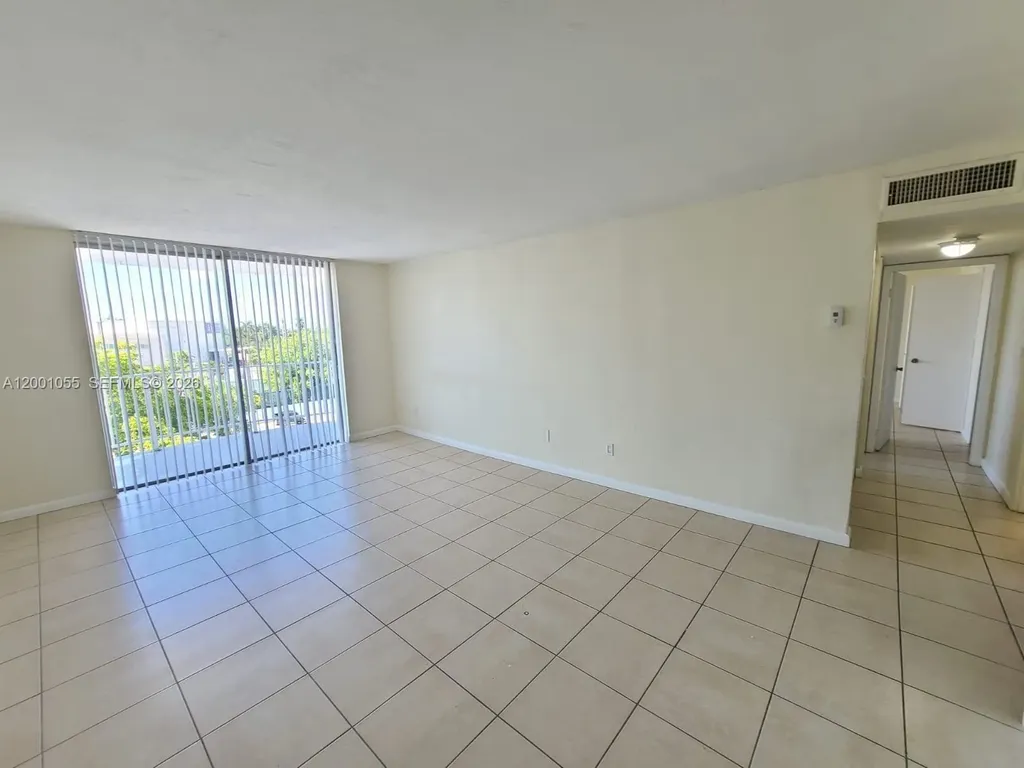 496 NW 165th Street Road Miami FL 33169