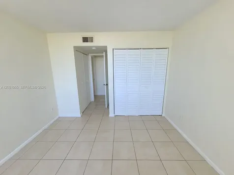 496 NW 165th Street Road Miami FL 33169