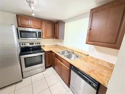 496 NW 165th Street Road Miami FL 33169