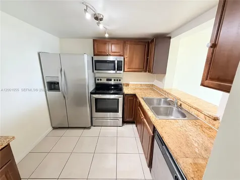 496 NW 165th Street Road Miami FL 33169