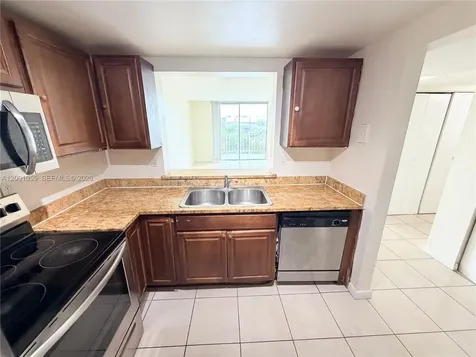 496 NW 165th Street Road Miami FL 33169