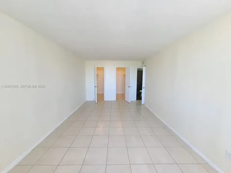 496 NW 165th Street Road Miami FL 33169