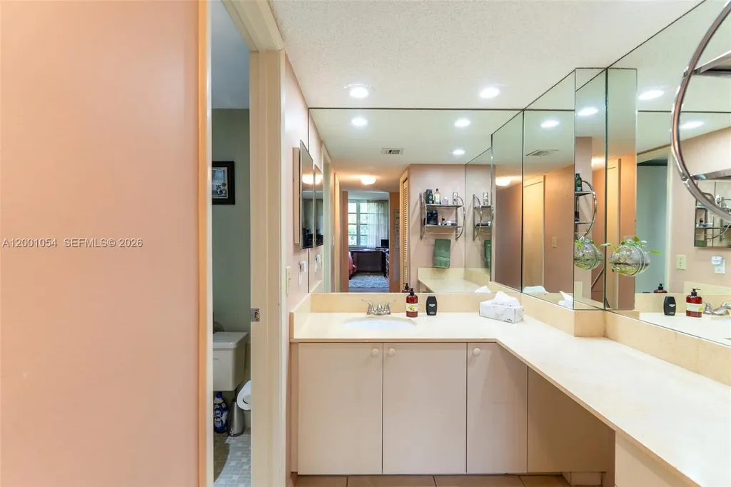 4221 W Palm Aire Drive Pompano Beach FL 33069