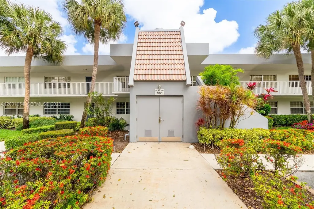 4221 W Palm Aire Drive Pompano Beach FL 33069