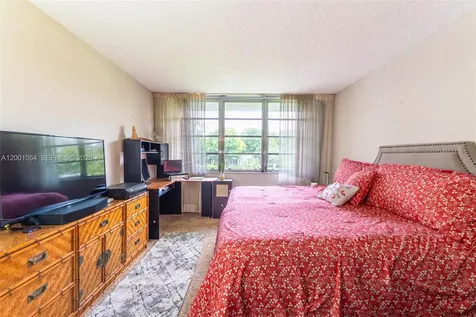 4221 W Palm Aire Drive Pompano Beach FL 33069