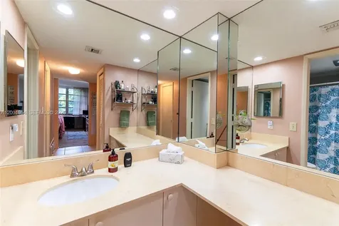4221 W Palm Aire Drive Pompano Beach FL 33069