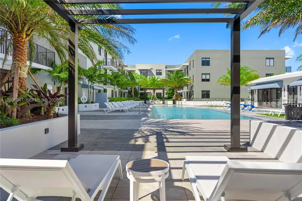208 N Federal Highway Pompano Beach FL 33062