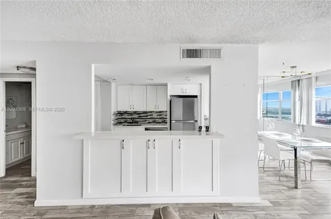 251 174th Sunny Isles Beach FL 33160