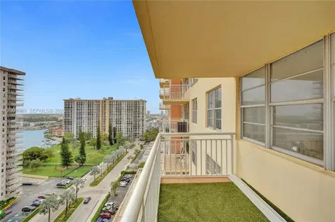 251 174th Sunny Isles Beach FL 33160