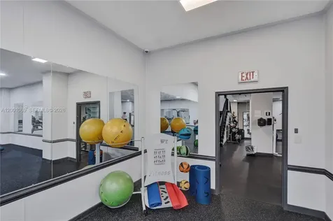 251 174th Sunny Isles Beach FL 33160