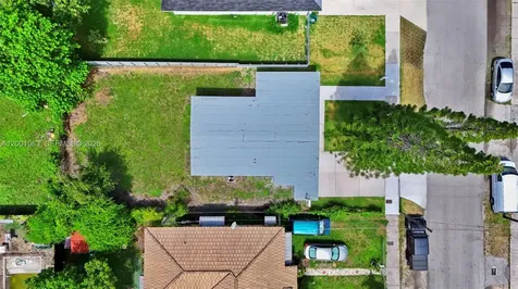 3231 NW 48th Terrace Miami FL 33142