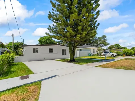 3231 NW 48th Terrace Miami FL 33142