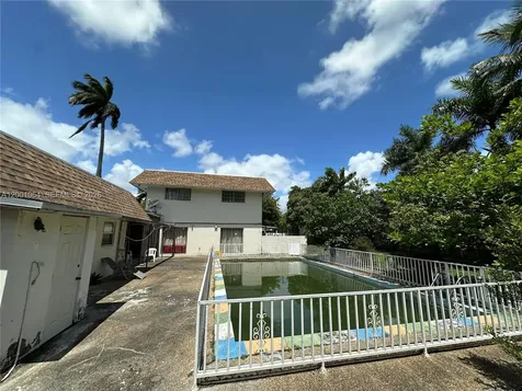 200 NE 158th Street Miami FL 33162