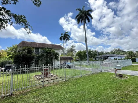 200 NE 158th Street Miami FL 33162
