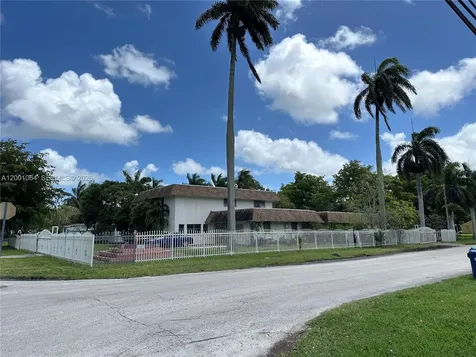 200 NE 158th Street Miami FL 33162