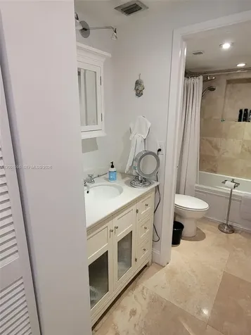 2625 Collins Avenue Miami Beach FL 33140