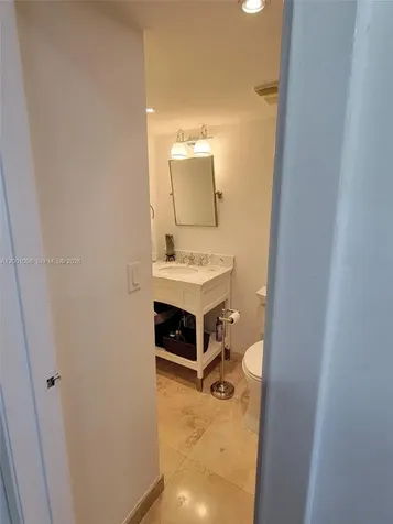2625 Collins Avenue Miami Beach FL 33140