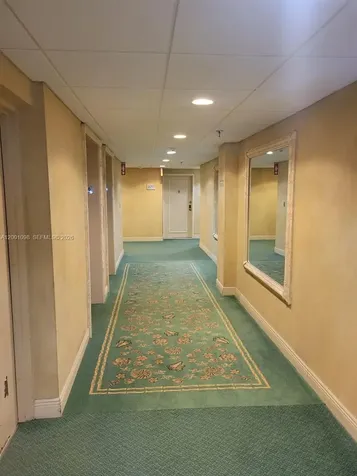 2625 Collins Avenue Miami Beach FL 33140