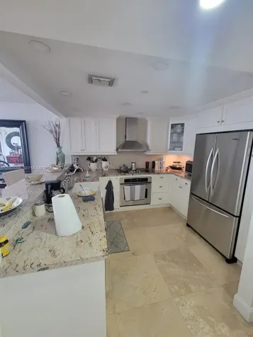 2625 Collins Avenue Miami Beach FL 33140