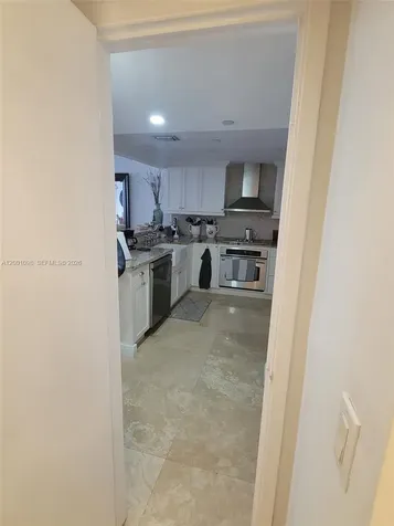 2625 Collins Avenue Miami Beach FL 33140