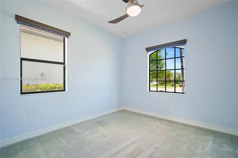 1286 SW 113th Way Pembroke Pines FL 33025