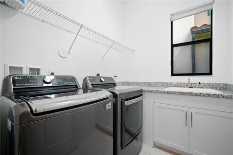 1286 SW 113th Way Pembroke Pines FL 33025