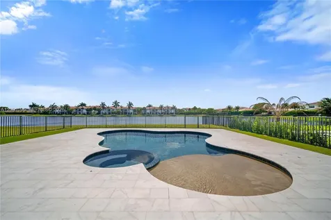 1286 SW 113th Way Pembroke Pines FL 33025