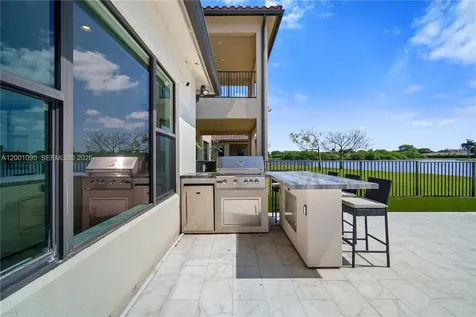 1286 SW 113th Way Pembroke Pines FL 33025