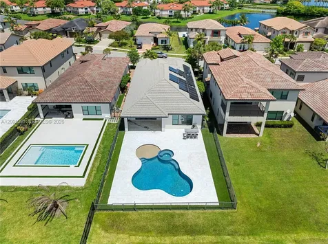 1286 SW 113th Way Pembroke Pines FL 33025