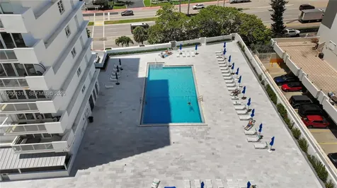 5601 Collins Avenue Miami Beach FL 33140