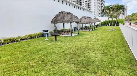 5601 Collins Avenue Miami Beach FL 33140