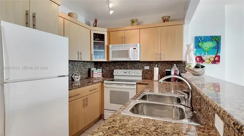 5601 Collins Avenue Miami Beach FL 33140