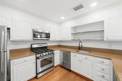 6704 SW 114th Place Miami FL 33173