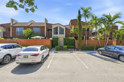 6704 SW 114th Place Miami FL 33173