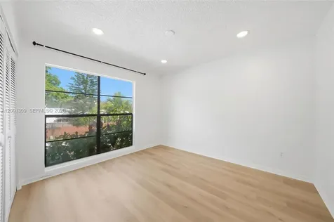 6704 SW 114th Place Miami FL 33173