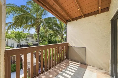 6704 SW 114th Place Miami FL 33173