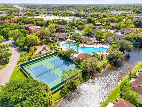 6704 SW 114th Place Miami FL 33173