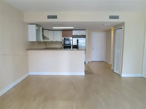 170 SE 14 Street Miami FL 33131