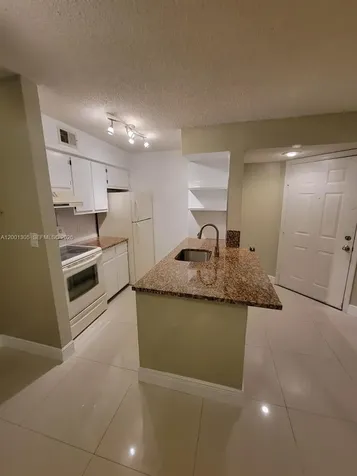 2826 S University Drive Davie FL 33328