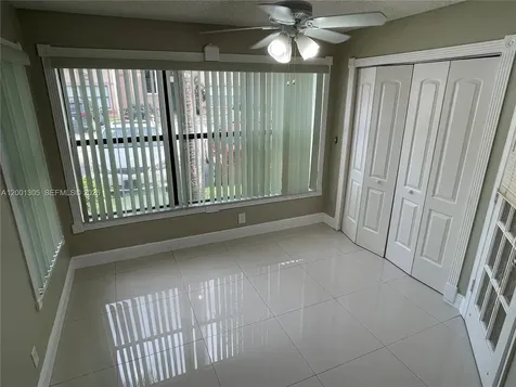 2826 S University Drive Davie FL 33328