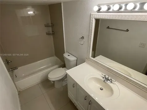 2826 S University Drive Davie FL 33328