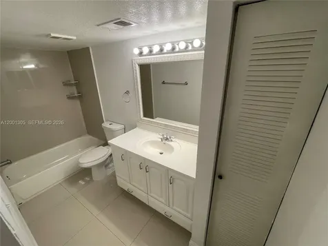 2826 S University Drive Davie FL 33328
