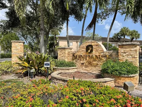 2826 S University Drive Davie FL 33328