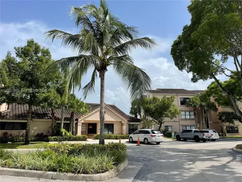 2826 S University Drive Davie FL 33328