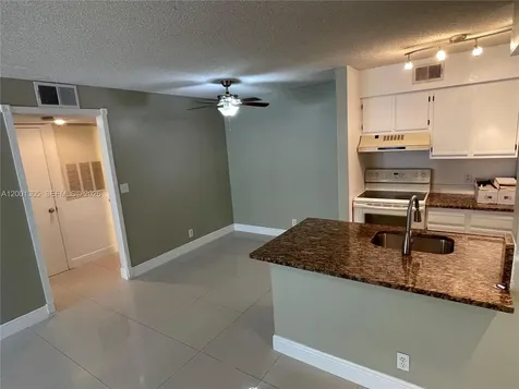 2826 S University Drive Davie FL 33328